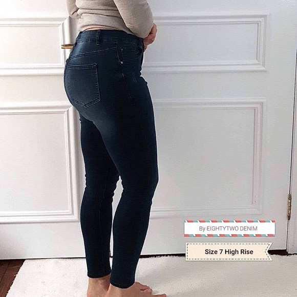 🔅Host Pick Eighty-Two Blue Jeans - Picture 10 of 16